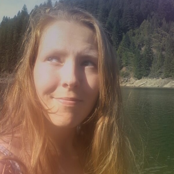 Meet your Posher, Jess! - Picture 1 of 5